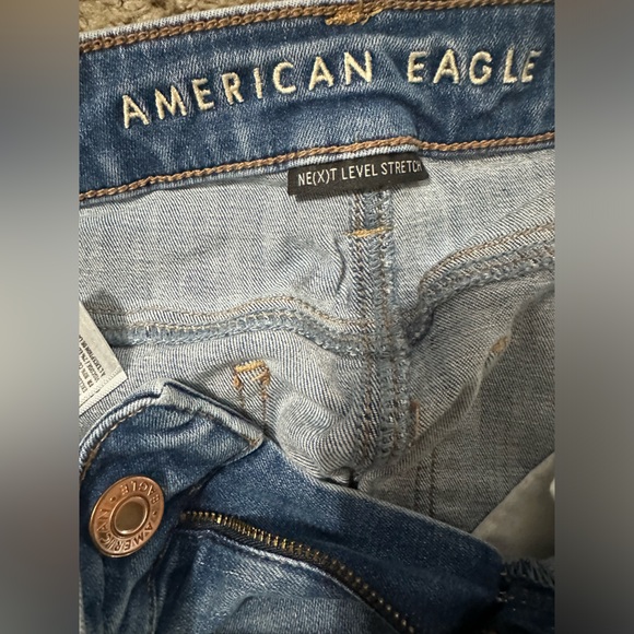 Women’s American Eagle Next Level Stretch Jeans - Picture 3 of 4